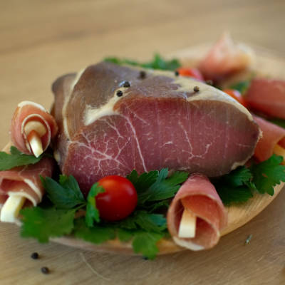 Sušene salame in klobase iz naravnega dima Kmetija Cimerman